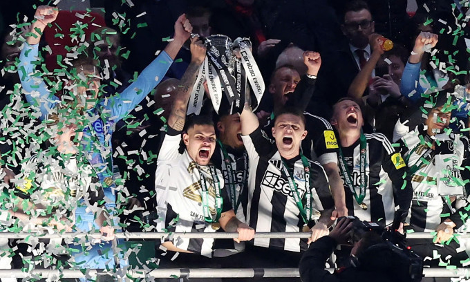 Thắng Liverpool, Newcastle đoạt Cup Liên đoàn Anh