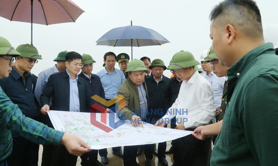 Bí thư Tỉnh ủy Vũ Đại Thắng kiểm tra tiến độ một số dự án và công tác phòng chống buôn lậu trên tuyến biển tại TP Móng Cái, tháng 3-2025