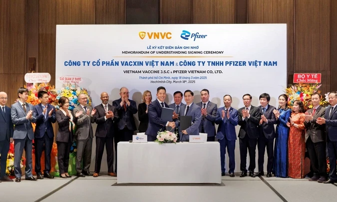 VNVC và Pfizer ký hợp tác chia sẻ kiến thức sản xuất vắc xin tại Việt Nam