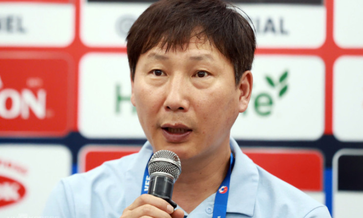 HLV Kim Sang-sik không hài lòng với trận thắng Campuchia