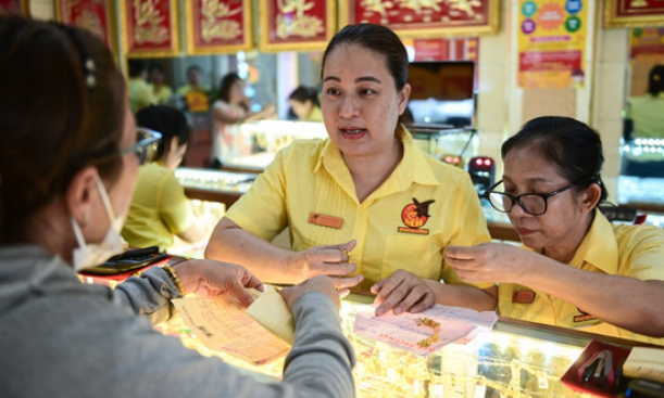 Sau cơn sốt vàng lao dốc về 80 triệu/lượng, kịch bản tái diễn cú sốc 2011?