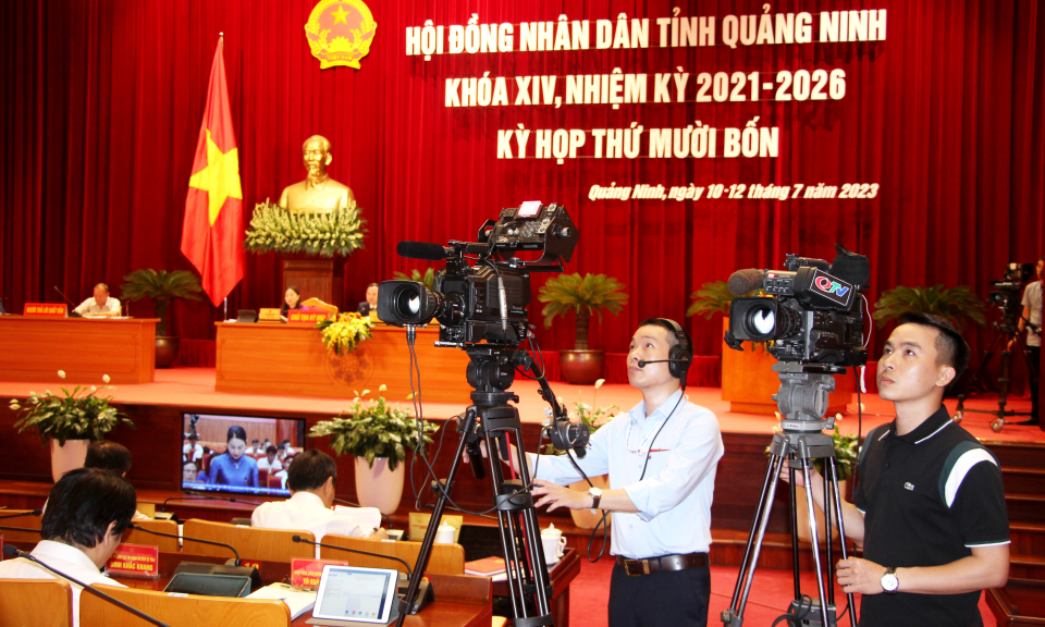 "Lăn xả" theo dòng sự kiện