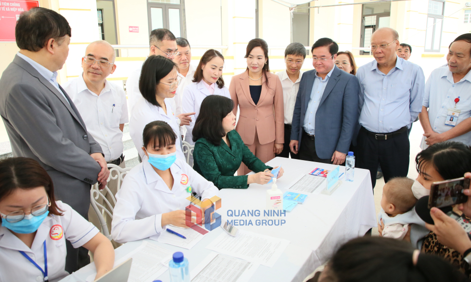 Thần tốc hoàn thành chiến dịch tiêm vắc-xin sởi