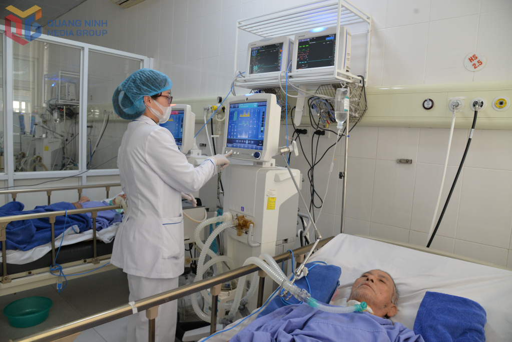 Chăm sóc sức khoẻ cho người dân tại Trung tâm Y tế TX Quảng Yên.
