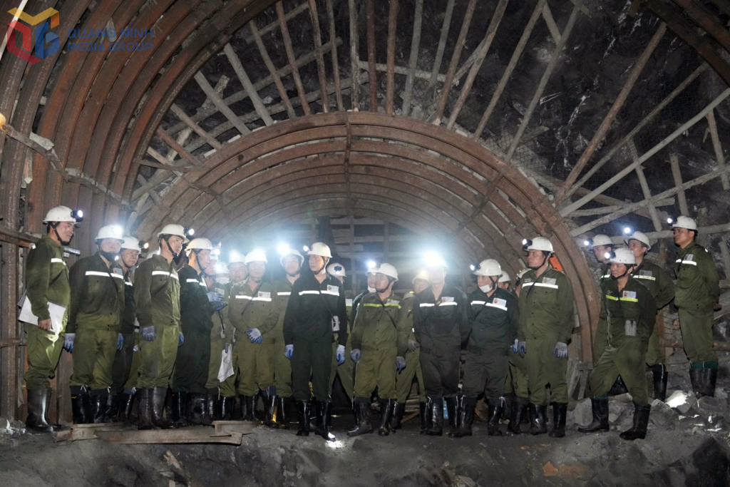 Lãnh đạo, chỉ huy TCT Đông Bắc kiểm tra thực tế sản xuất tại Công ty 91.