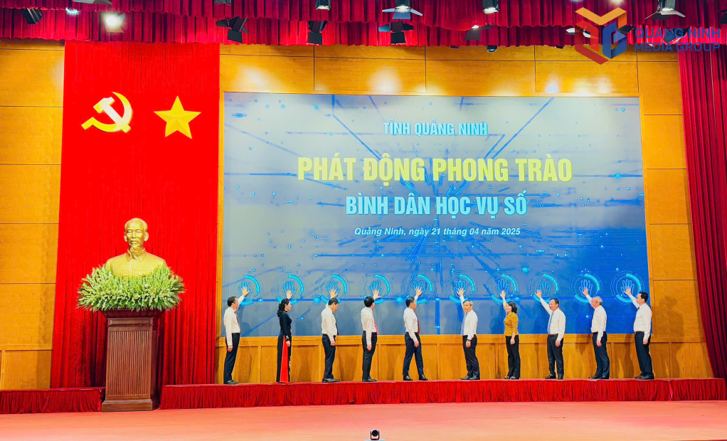 Các đại biểu phát động phong trào 