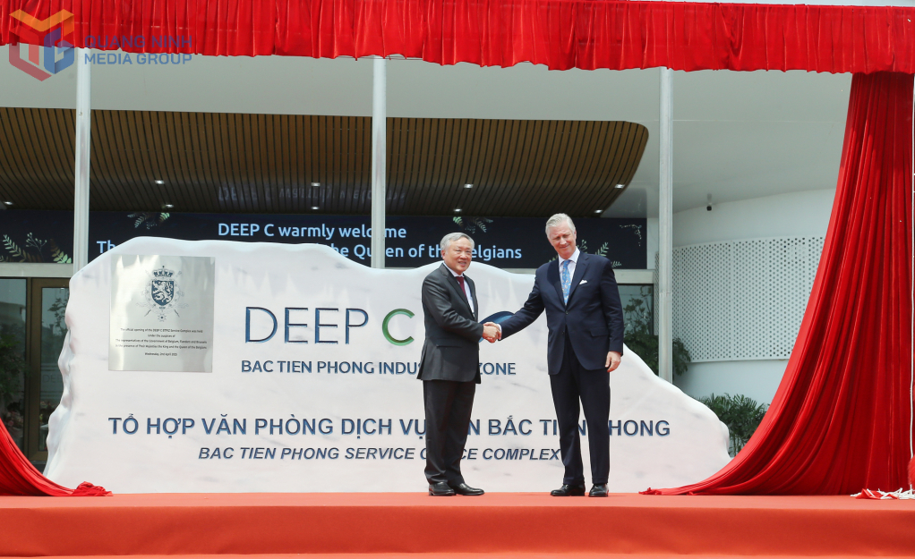 Nhà Vua Vương quốc Bỉ Phillipe và Phó Thủ tướng Thường trực Chính phủ Trương Hòa Bình kéo băng khai trương Khu phức hợp dịch vụ DEEP C.