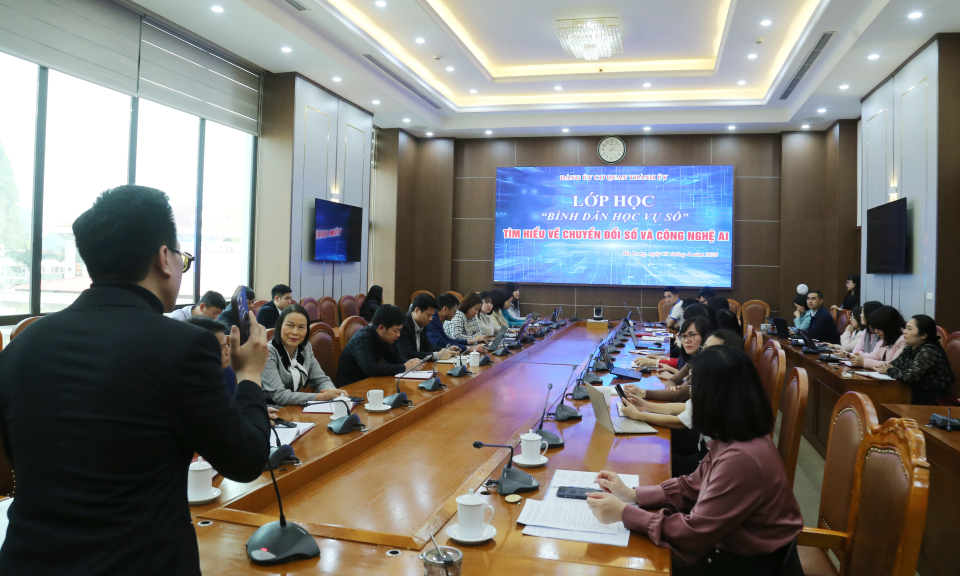 TP Hạ Long tập huấn ứng dụng trí tuệ nhân tạo (AI) trong lãnh đạo, quản lý, điều hành
