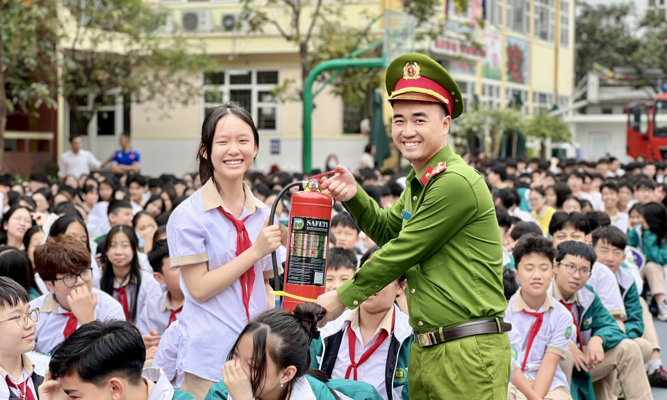 Hội thi Báo cháy 114 tại trường Văn Lang và ra mắt kênh Youtube PCCC Quảng Ninh