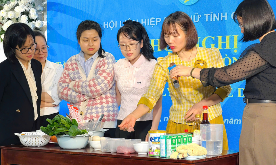 Tập huấn về phòng chống suy dinh dưỡng cho trẻ dưới 5 tuổi