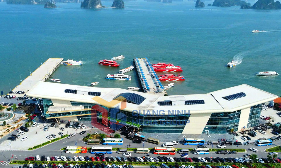 Bến cảng Ao Tiên (huyện Vân Đồn)