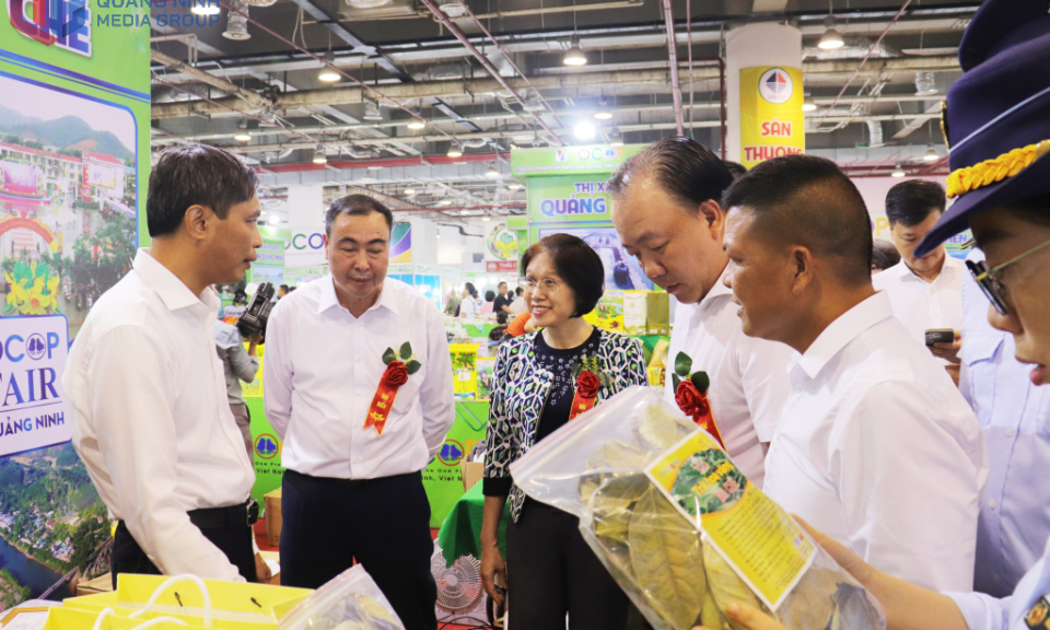 Khai mạc Hội chợ OCOP khu vực Đồng bằng sông Hồng - Quảng Ninh 2025