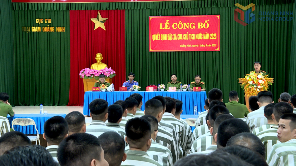 Lãnh đạo Cục Cảnh sát quản lý tạm giữ, tạm giam và thi hành án hình sự tại cộng đồng (Bộ Công an) phát biểu tại buổi lễ.
