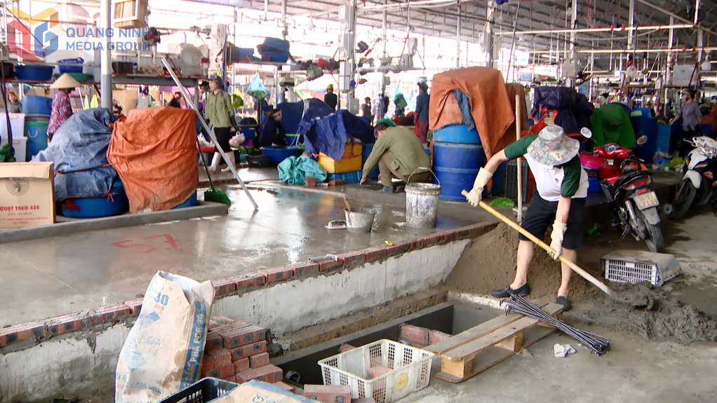 Cải tạo lại một số kiot kinh doanh và hệ thống thoát nước phù hợp với ngành hàng thủy hải sản tại chợ Bến Do