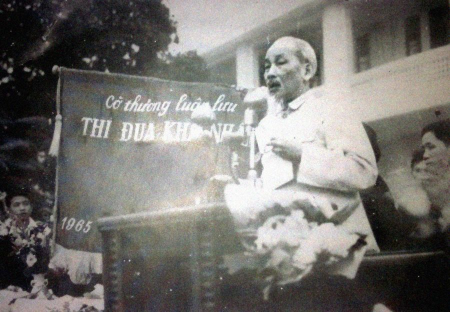 Ảnh với chú thích