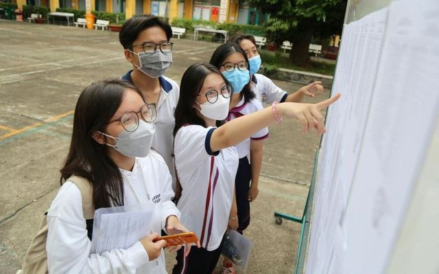 Từ 2025, thi và xét tốt nghiệp THPT có gì khác? - Ảnh 1. Từ 2025, thi và xét tốt nghiệp THPT có gì khác? - Ảnh 1.