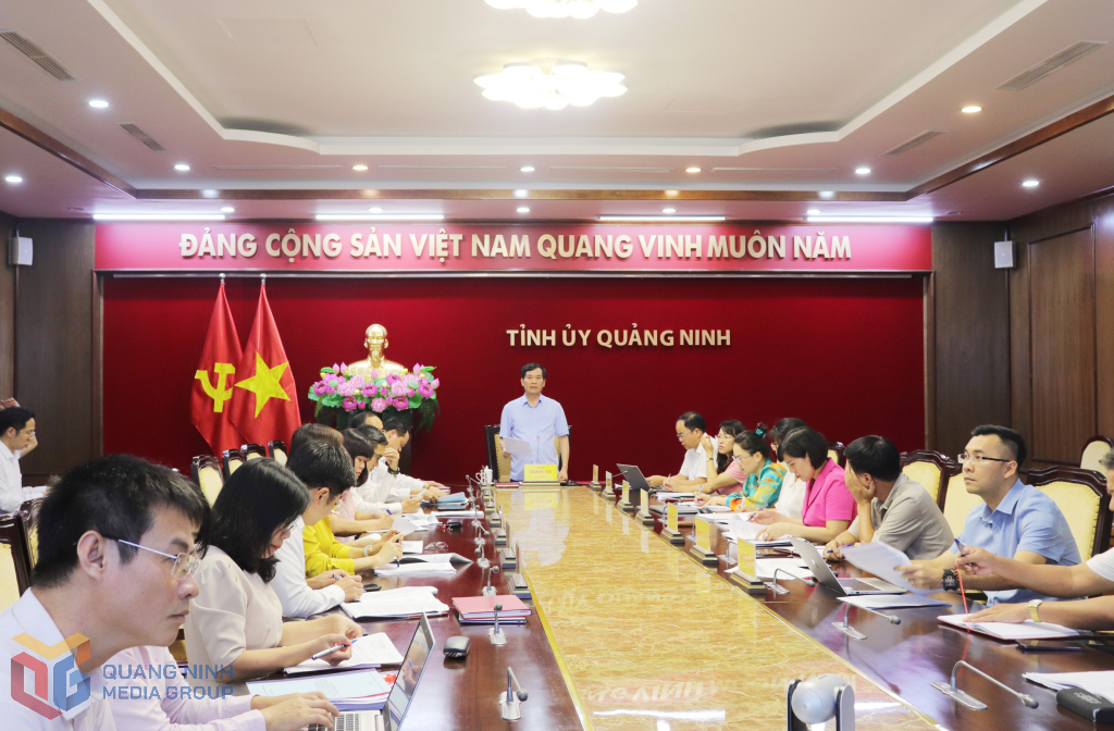 Quang cảnh buổi làm việc.