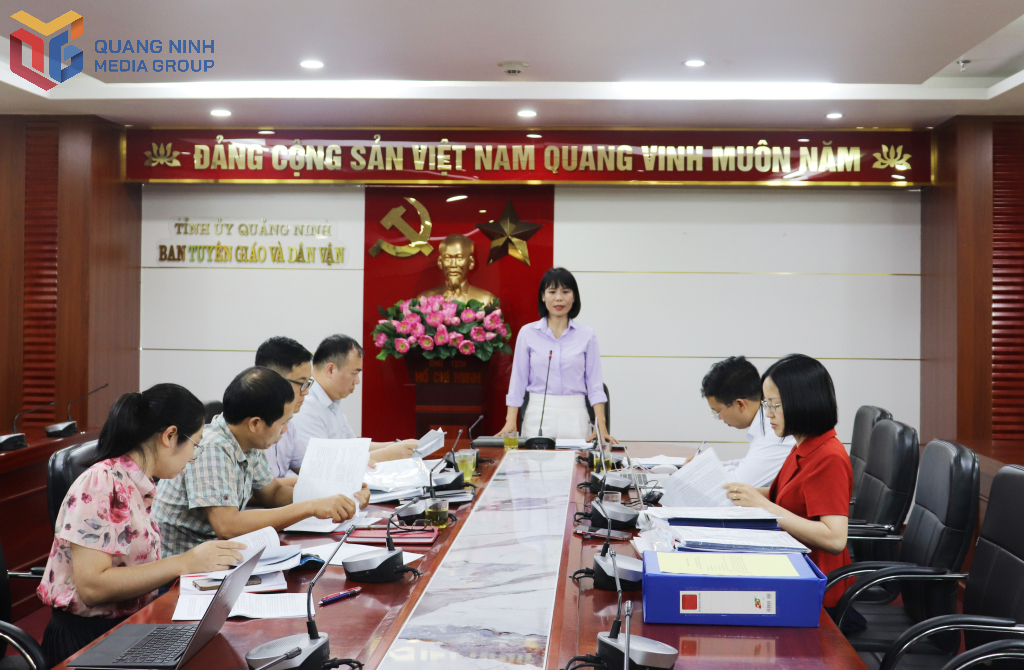 Lãnh đạo Ban Tuyên giáo và Dân vận Tỉnh uỷ phát biểu tại buổi làm việc.