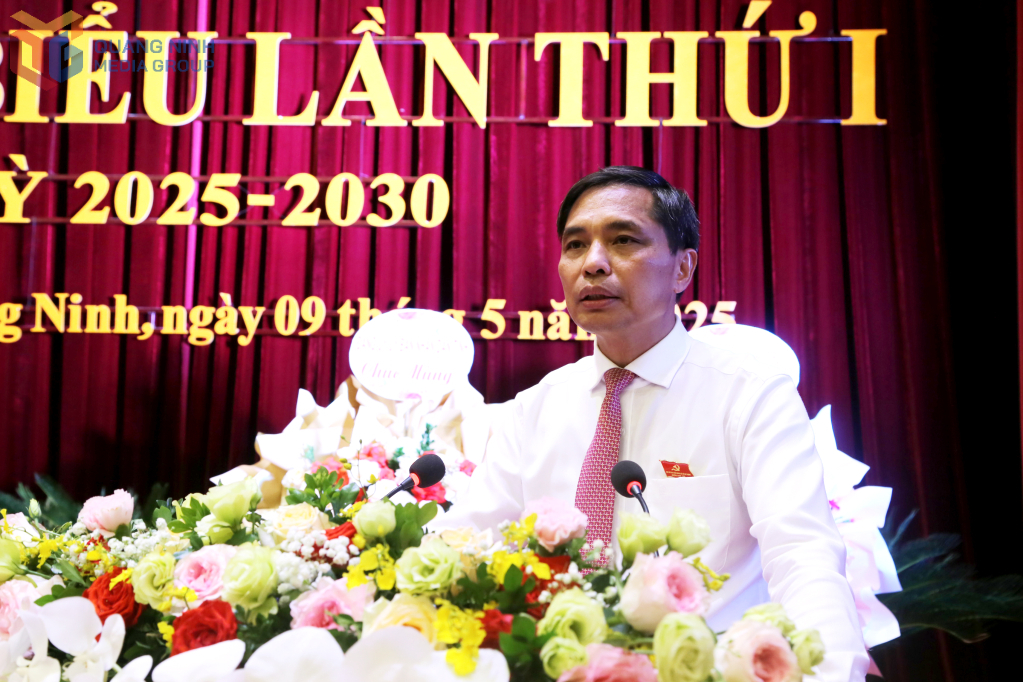 Đồng chí Vũ Văn Diện, Phó Chủ tịch Thường trực UBND tỉnh, Phó Bí thư Thường trực Đảng ủy UBND tỉnh phát biểu tại Đại hội