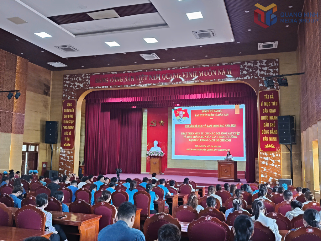 Chi bộ Ban Tuyên giáo và Dân vận tổ chức chuyên đề Học và làm theo Bác về phát triển kinh tế, chăm lo đời sống vật chất và tinh thần cho nhân dân