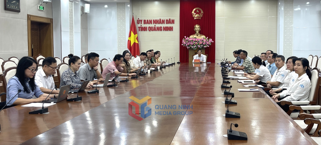 Các đại biểu dự Hội nghị tại điểm cầu Quảng Ninh.