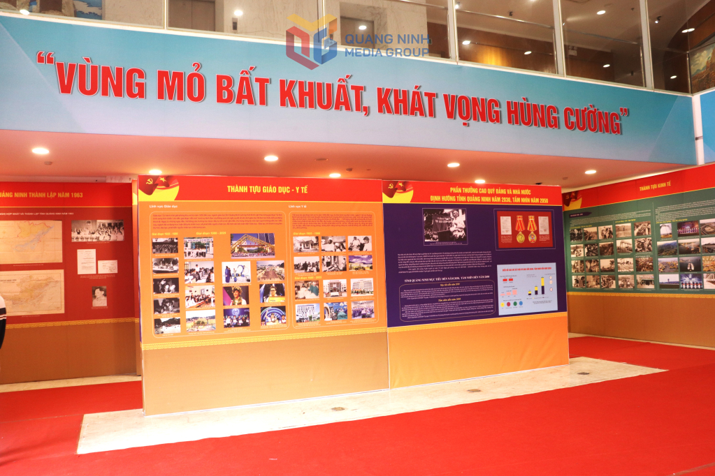 Không gian trưng bày thành tựu nổi bật tỉnh Quảng Ninh.