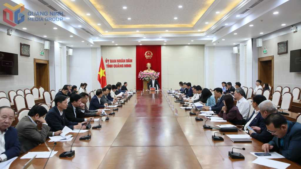 UBND tỉnh với Ban Thường vụ Hiệp hội doanh nghiệp tỉnh.