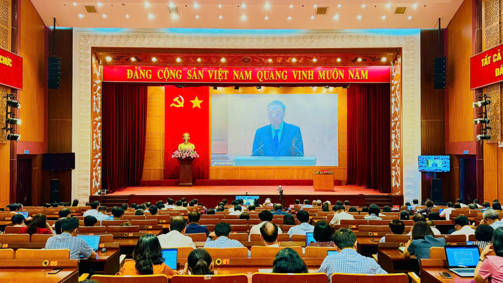 Tổng Bí thư Tô Lâm phát biểu chỉ đạo Hội nghị.