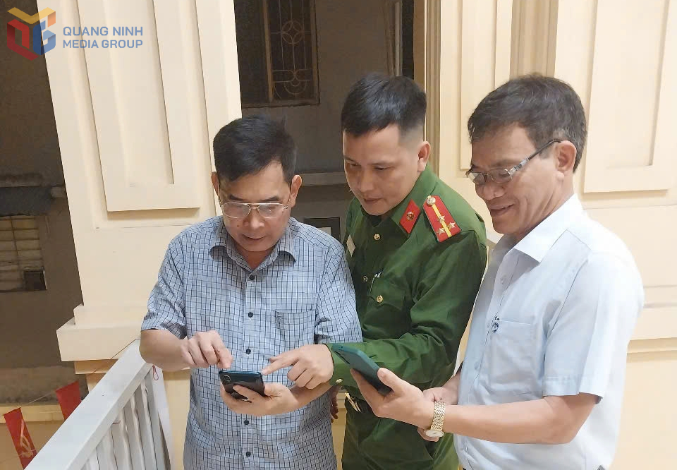 Quang cảnh Hội nghị lấy ý kiến về dự thảo Nghị quyết sửa đổi, bổ sung một số điều của Hiến pháp năm 2013 do Ủy ban MTTQ TP Hạ Long tổ chức.