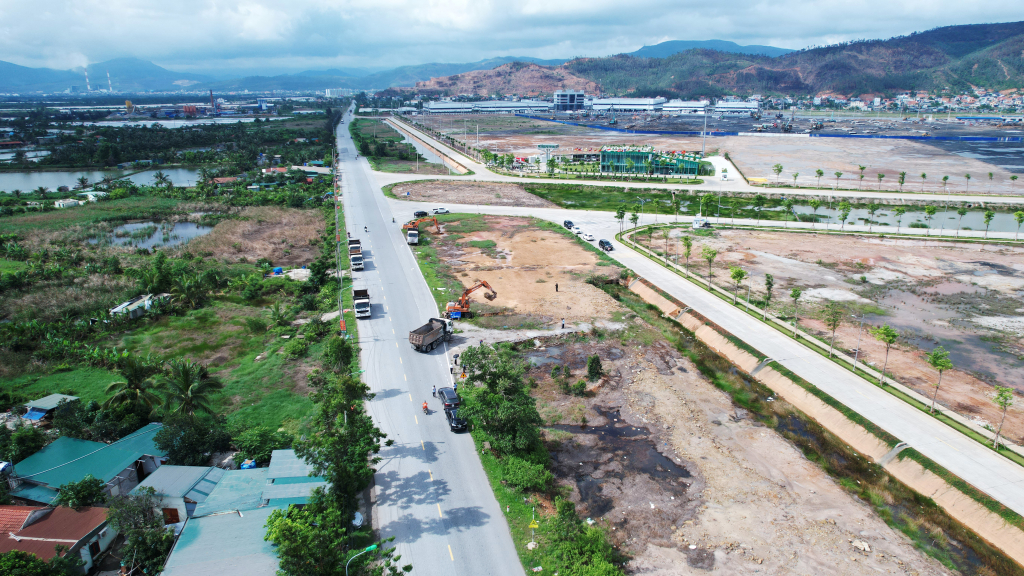 Tuyến đường tỉnh 338 có ý nghĩa quan trọng trong kết nối các tuyến giao thông đã và đang hoàn thành tại Khu kinh tế ven biển Quảng Yên