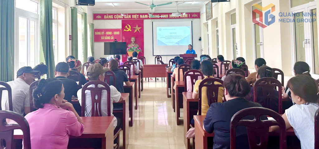 BHXH tỉnh phối hợp tổ chức tuyên truyền, phổ biến, đối thoại chính sách BHXH, BHYT tại xã Bằng Cả (TP Hạ Long) tháng 4/2025.