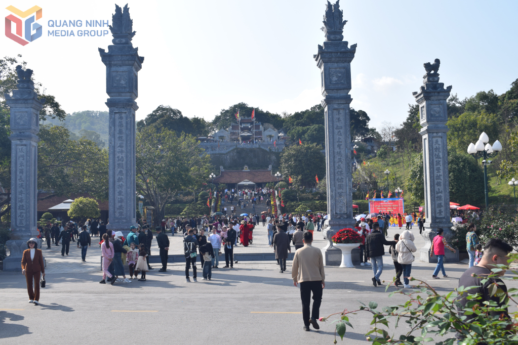 Đền Cửa ppmg