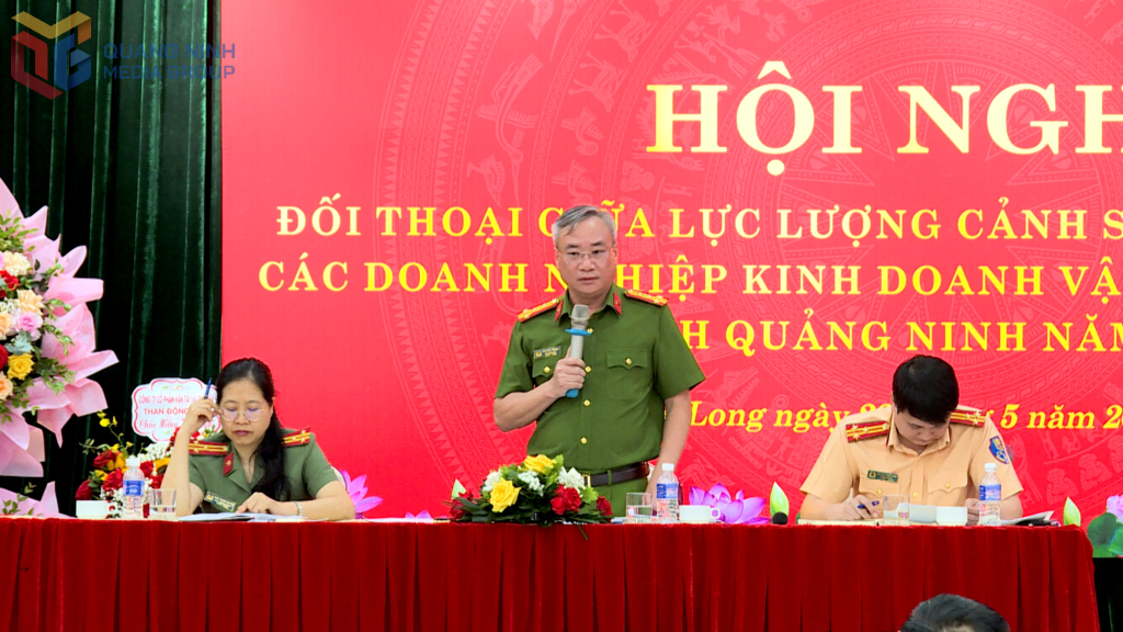 Đại tá Nguyễn Thuận Phó Giám đốc Công an tỉnh phát biểu tại Hội nghị.