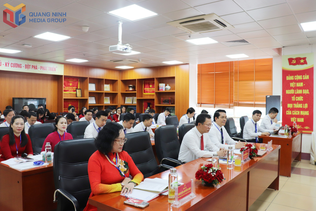 Các đại biểu dự đại hội.
