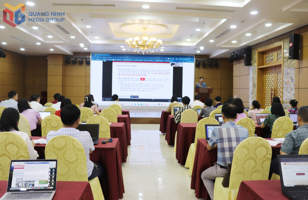 Ban Tuyên giáo và Dân vận Tỉnh ủy tổ chức tập huấn sử dụng trí tuệ nhân tạo AI trong xử lý công việc.