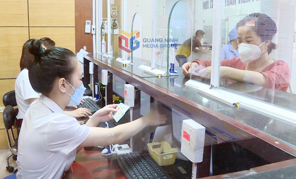 Bệnh viện Bãi Cháy là một trong những đơn vị triển khai khám, chữa bệnh BHYT bằng CCCD gắn chíp, nhằm giảm tối đa thời gian thực hiện thủ tục khám chữa bệnh cho người bệnh.