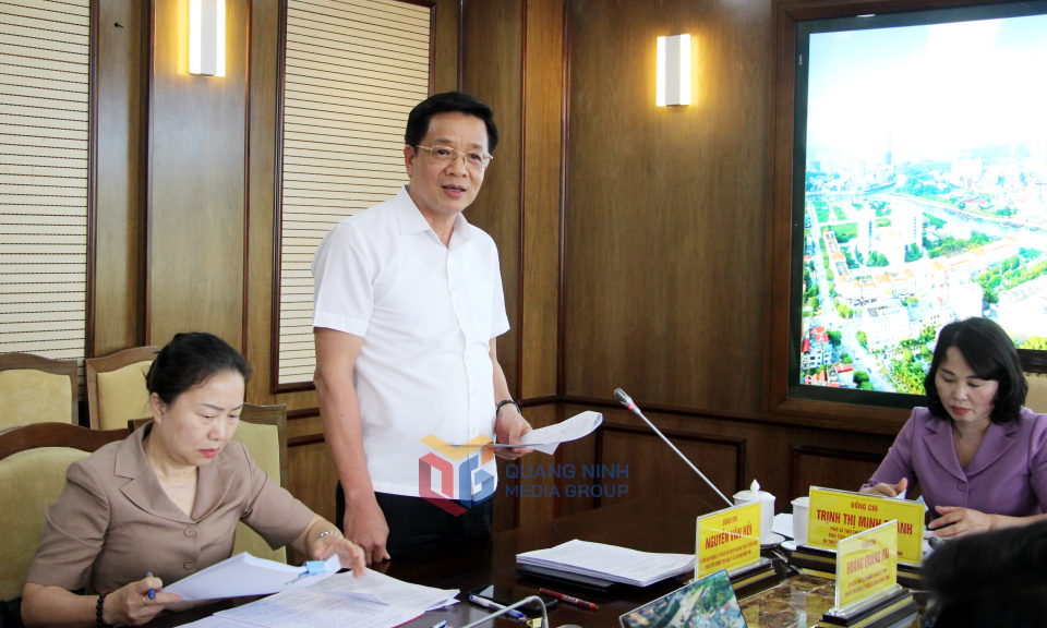 Đồng chí Nguyễn Văn Hồi, Chủ tịch Ủy ban MTTQ tỉnh, Phó Bí thư Thường trực Đảng ủy Các cơ quan Đảng tỉnh, phát biểu tại hội nghị.