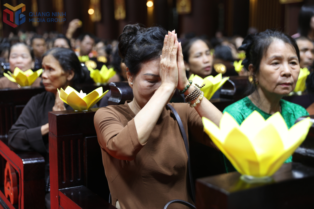 Người dân thành tâm, hướng về những giá trị tốt đẹp, thiện lành.