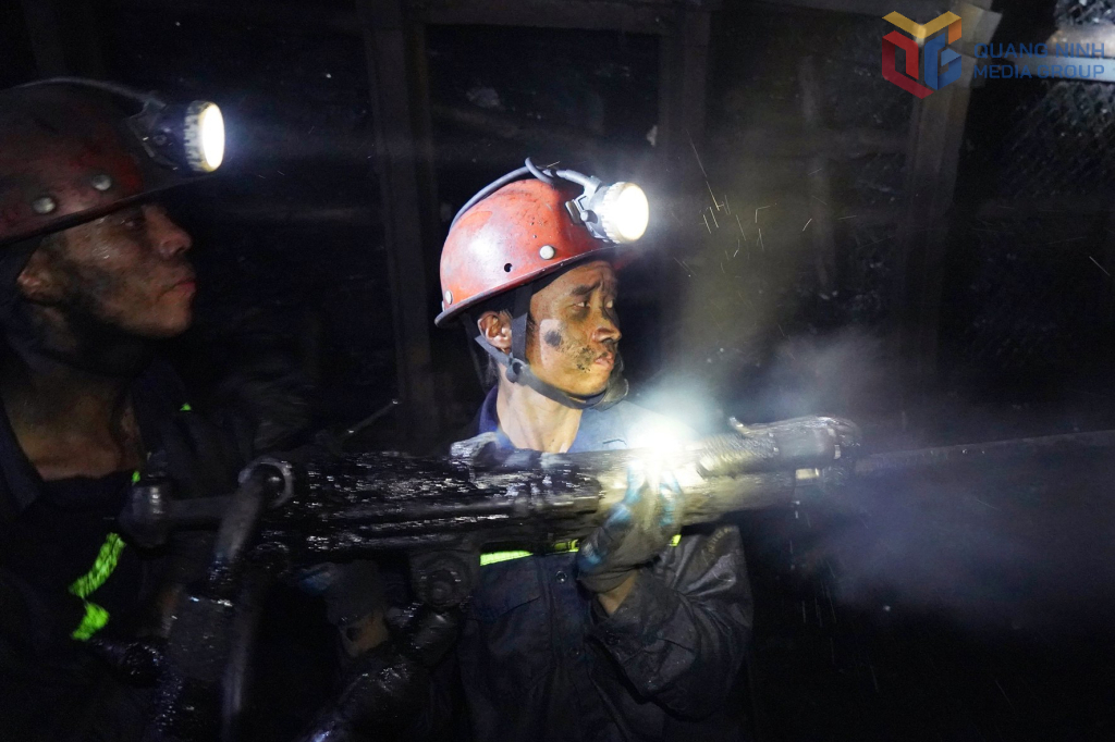 Ảnh với chú thích