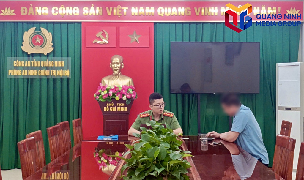 Phòng An ninh chính trị nội bộ (Công an tỉnh) đã triệu tập thanh niên trú tại TP Uông Bí để xử lý về hành vi đăng tải thông tin sai sự thật trên mạng xã hội liên quan đến Lễ diễu binh sự kiện 30/4/2025. Ảnh: Hằng Ngần