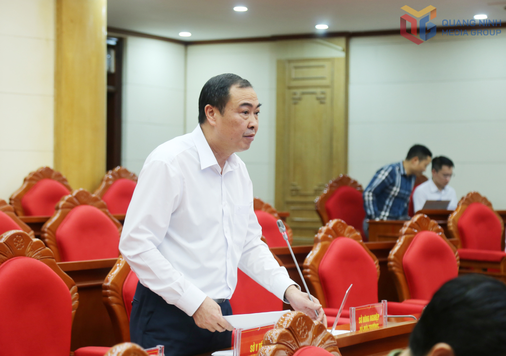 Đồng chí Nguyễn Minh Sơn, Giám đốc Sở Nông nghiệp và Môi trường, phát biểu tại hội nghị.
