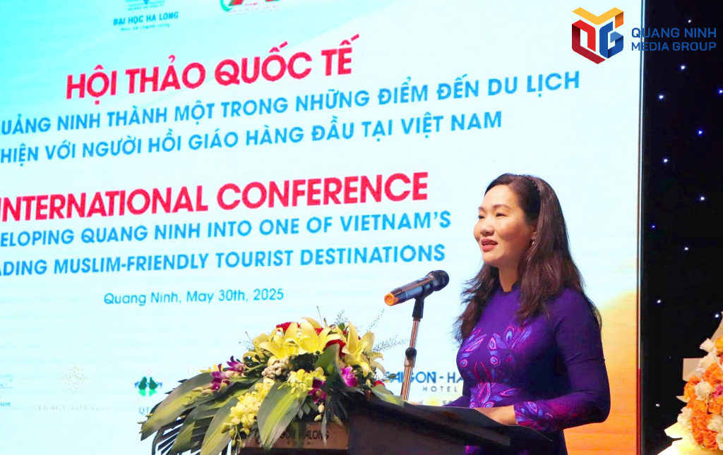 Phó Chủ tịch UBND tỉnh Nguyễn Thị Hạnh giới thiệu về tiềm năng, thế mạnh của du lịch Quảng Ninh. 