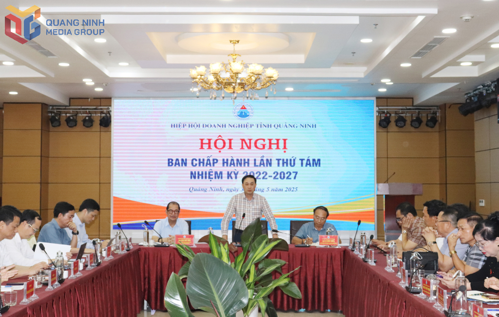 Lãnh đạo Hiệp hội doanh nghiệp tỉnh phát biểu tại hội nghị.