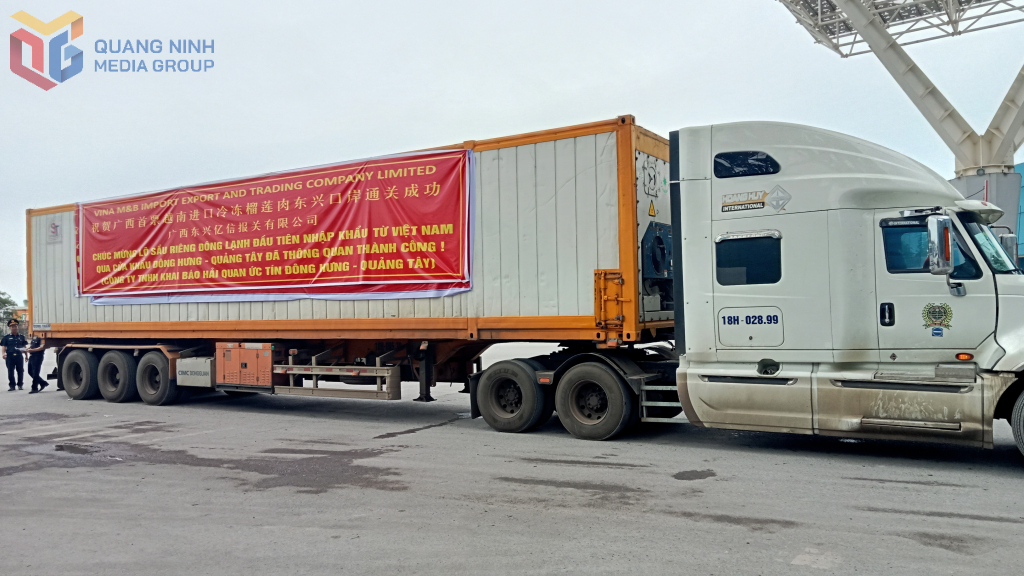Lô hàng sàu riêng đông lạnh 22 tấn đầu tiên của Công ty TNHH xuất khẩu và Thương Mại Vina M & B xuất khẩu thành công sang thị trường Trung Quốc qua cửa khẩu cầu Bắc Luân II