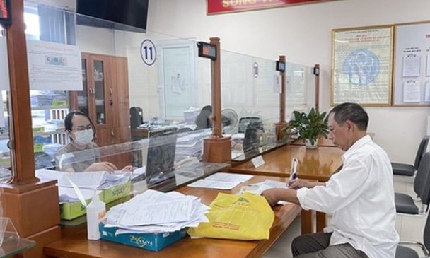 Còn trên 10 năm công tác có đủ điều kiện nghỉ hưu sớm?