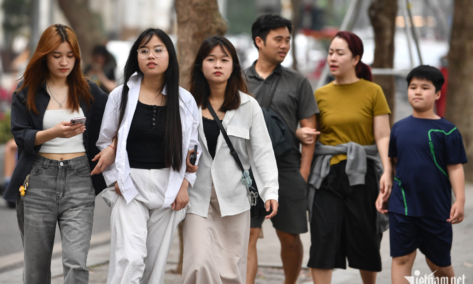 Dự báo thời tiết 2/5/2025: Miền Bắc nắng tăng nhiệt, Nam Bộ mưa lớn cục bộ