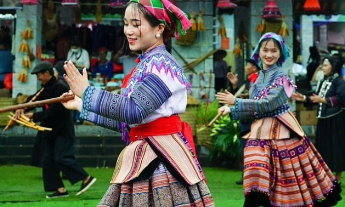 Cultural activities highlight President Hồ Chí Minh's bond with ethnic communities