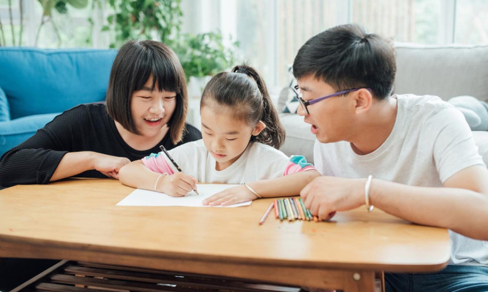 Ba mẹ nên làm gì để rèn luyện tính trung thực cho bé?