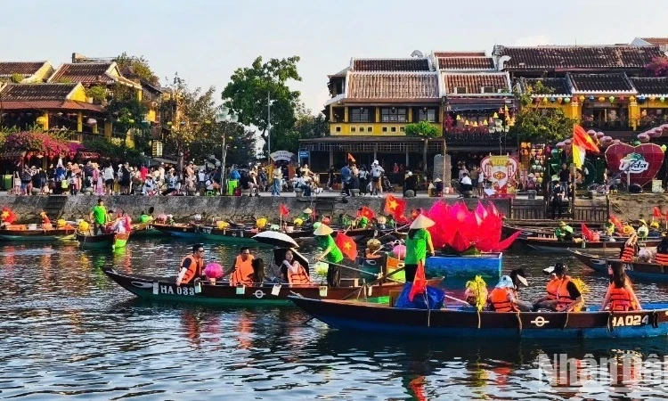 Cả nước đón 10,5 triệu lượt khách trong dịp nghỉ lễ 30/4, 1/5