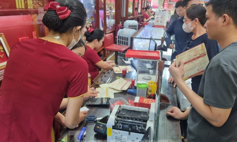 Người ‘ôm vàng’ lỗ nặng